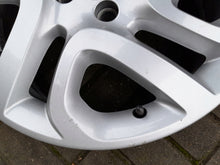 Laden Sie das Bild in den Galerie-Viewer, 1x Alufelge 17 Zoll 6.5" 4x100 40ET Glanz Renault Captur Rim Wheel FEL7937535033os