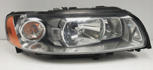 Laden Sie das Bild in den Galerie-Viewer, Frontscheinwerfer Volvo V70 30784250 89901007 Rechts Scheinwerfer Headlight