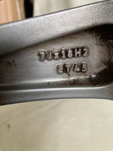 Laden Sie das Bild in den Galerie-Viewer, 1x Alufelge 18 Zoll 7.0&quot; 5x112 57A601025E Skoda Rim Wheel