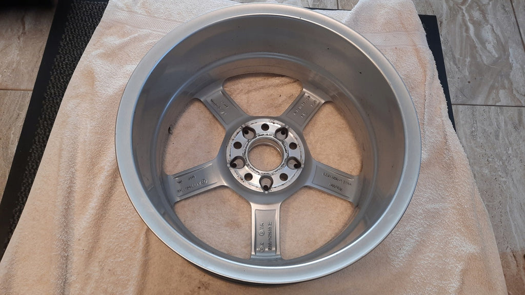 1x Alufelge 17 Zoll 6.5" 5x112 44ET Glanz Silber A1774011200 Audi 44 W177