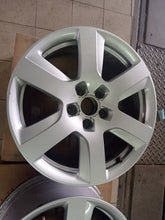 Load image into Gallery viewer, 1x Alufelge 17 Zoll 8.0&quot; 5x112 4H0601025 Audi Rim Wheel