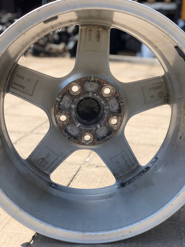 1x Alufelge 18 Zoll 8.0" 5x130 53ET Glanz Silber 7P0071498 Vw Rim Wheel