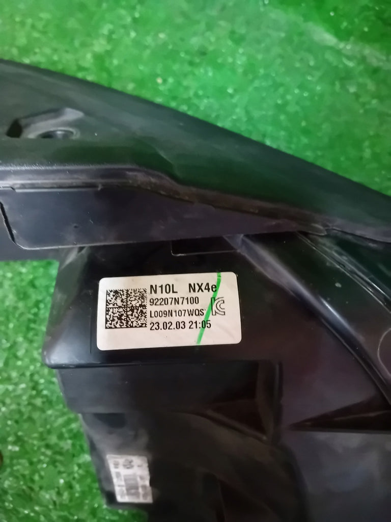 Frontscheinwerfer Hyundai Tucson 92207N7100 LED Ein Stück (Rechts oder Links)