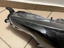 Laden Sie das Bild in den Galerie-Viewer, Frontscheinwerfer Toyota 4 Yaris Rechts Scheinwerfer Headlight SCH4706819886jd