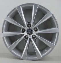 Laden Sie das Bild in den Galerie-Viewer, 4x Alufelge 18 Zoll 8.0" 5x112 30ET Glanz Silber 6867338 BMW 4 Rim Wheel FEL9433014355na