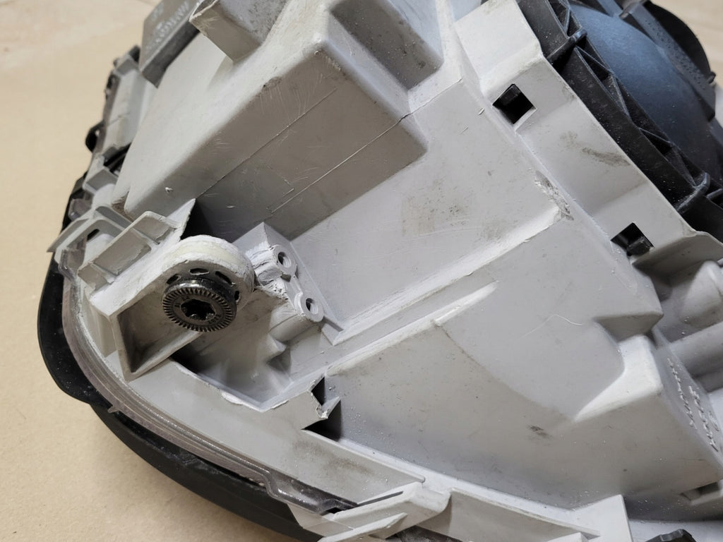 Frontscheinwerfer Mercedes-Benz W203 Rechts Scheinwerfer Headlight SCH4014528246ke