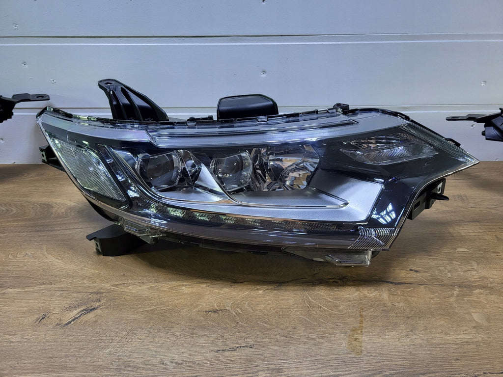 Frontscheinwerfer Mitsubishi Outlander ECM921-22A20 Rechts Headlight
