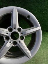 Load image into Gallery viewer, 1x Alufelge 16 Zoll 7.0" 5x120 40ET Glanz Silber 6866302 BMW 1 F21 E87 F20 FEL7694676185an