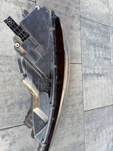 Load image into Gallery viewer, Frontscheinwerfer Audi A4 B9 8W0941005 LED Ein Stück (Rechts oder Links)