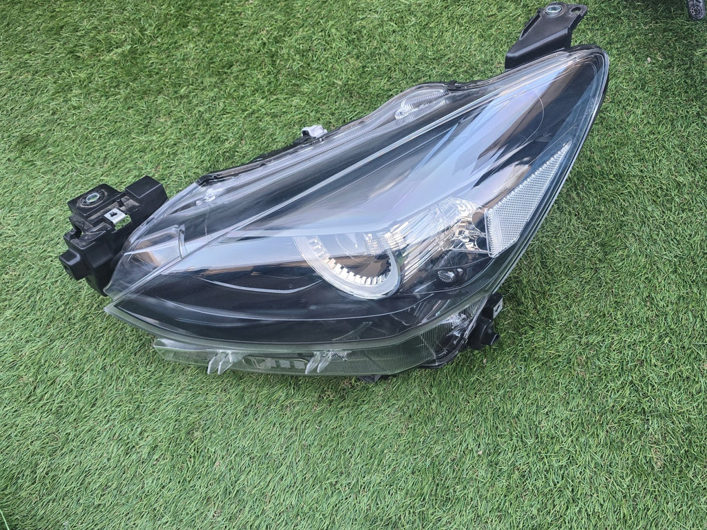 Frontscheinwerfer Mazda II D43N-51040 Links Scheinwerfer Headlight SCH7149047536mn
