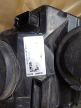 Laden Sie das Bild in den Galerie-Viewer, Frontscheinwerfer Skoda Fabia III 6V1941016C Rechts Scheinwerfer Headlight SCH1774904750nq