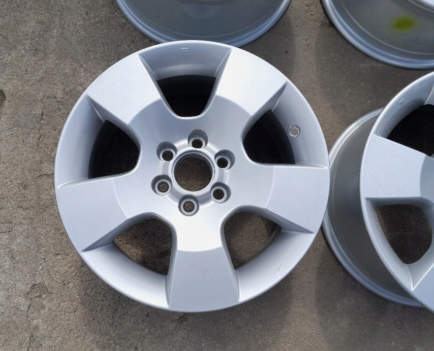 1x Alufelge 16 Zoll 7.0" 6x114.3 30ET Glanz Silber Nissan Navara Pathfinder I FEL7808335517lh