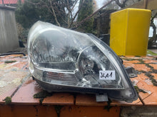 Load image into Gallery viewer, Frontscheinwerfer Toyota Verso Rechts Scheinwerfer Headlight SCH9415253586zt