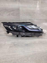 Laden Sie das Bild in den Galerie-Viewer, Frontscheinwerfer Mitsubishi L200 8301D382 LED Rechts Scheinwerfer Headlight