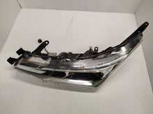 Laden Sie das Bild in den Galerie-Viewer, Frontscheinwerfer Toyota Corolla 81150-02L50-00 LED Rechts oder Links