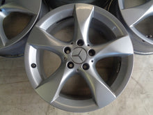 Laden Sie das Bild in den Galerie-Viewer, 4x Alufelge 17 Zoll 7.5" 5x112 52 5ET A2464010502 Mercedes-Benz W447 Rim Wheel FEL2919287620yp