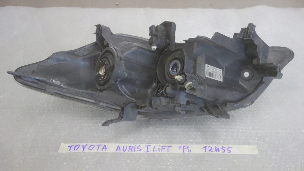 Frontscheinwerfer Toyota Auris 81110-02A70 Rechts Scheinwerfer Headlight
