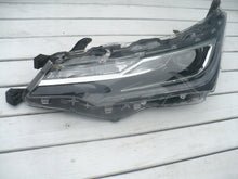 Load image into Gallery viewer, Frontscheinwerfer Toyota Corolla 81150-02L70 Links Scheinwerfer Headlight