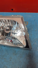 Load image into Gallery viewer, Frontscheinwerfer Toyota Hilux VI 81130-35360 217102742 Rechts Headlight SCH3765464230ez