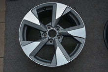 Load image into Gallery viewer, 1x Alufelge 17 Zoll 7.5&quot; 5x112 51ET Glanz Graphit 8V0601025DQ Audi Mg Rim Wheel