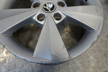 Laden Sie das Bild in den Galerie-Viewer, 1x Alufelge 16 Zoll 6.5&quot; 5x112 46ET 5E0601025C Skoda Octavia Iii Rim Wheel