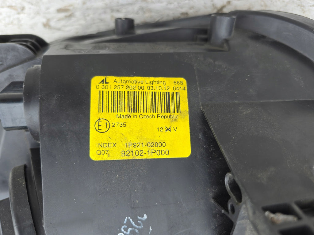 Frontscheinwerfer Kia Venga 92102-1P000 Rechts Scheinwerfer Headlight