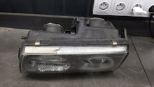 Laden Sie das Bild in den Galerie-Viewer, Frontscheinwerfer Mitsubishi Delica 100-37619 Links Scheinwerfer Headlight