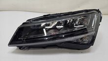 Laden Sie das Bild in den Galerie-Viewer, Frontscheinwerfer Skoda Superb III 3V1941015C Links Scheinwerfer Headlight