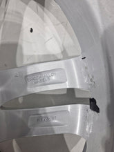 Load image into Gallery viewer, 1x Alufelge 17 Zoll 7.0" 5x112 49ET Glanz Silber KBA49465 BMW 1 Rim Wheel FEL6083379082ht
