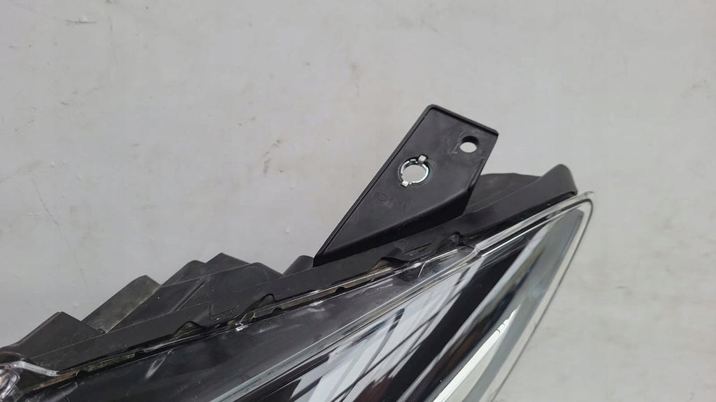 Frontscheinwerfer Mazda 3 B63C-51040 Full LED Ein Stück (Rechts oder Links) SCH9530500273mp