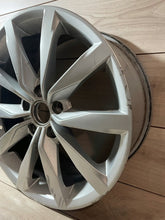Load image into Gallery viewer, 1x Alufelge 17 Zoll 7.0" 5x112 5G0601025BH VW Golf VII I Rim Wheel FEL7054182975vs