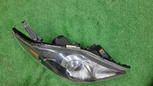 Laden Sie das Bild in den Galerie-Viewer, Frontscheinwerfer Mazda 5 V C235-51030 Xenon Rechts Scheinwerfer Headlight