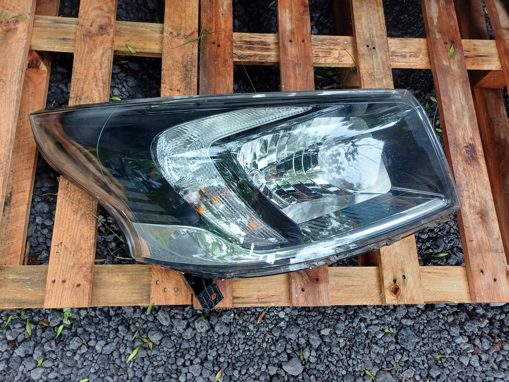 Frontscheinwerfer Opel Vivaro A B 260104643R 93461905 Rechts Headlight