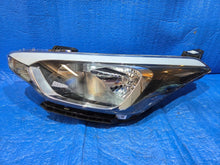 Laden Sie das Bild in den Galerie-Viewer, Frontscheinwerfer Hyundai I20 II 92101-C8100 Links Scheinwerfer Headlight SCH3410040208dg