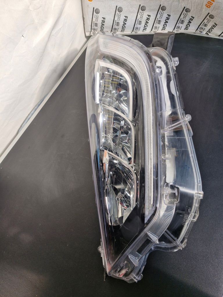 Frontscheinwerfer Toyota Yaris EUK0-8 Links Scheinwerfer Headlight SCH2607475322rc