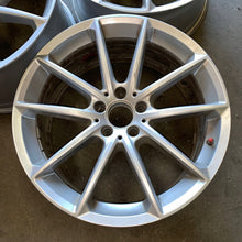 Laden Sie das Bild in den Galerie-Viewer, 1x Alufelge 19 Zoll 10.0" 5x112 A2234011200 Mercedes-Benz W223 Rim Wheel FEL4477473022sj