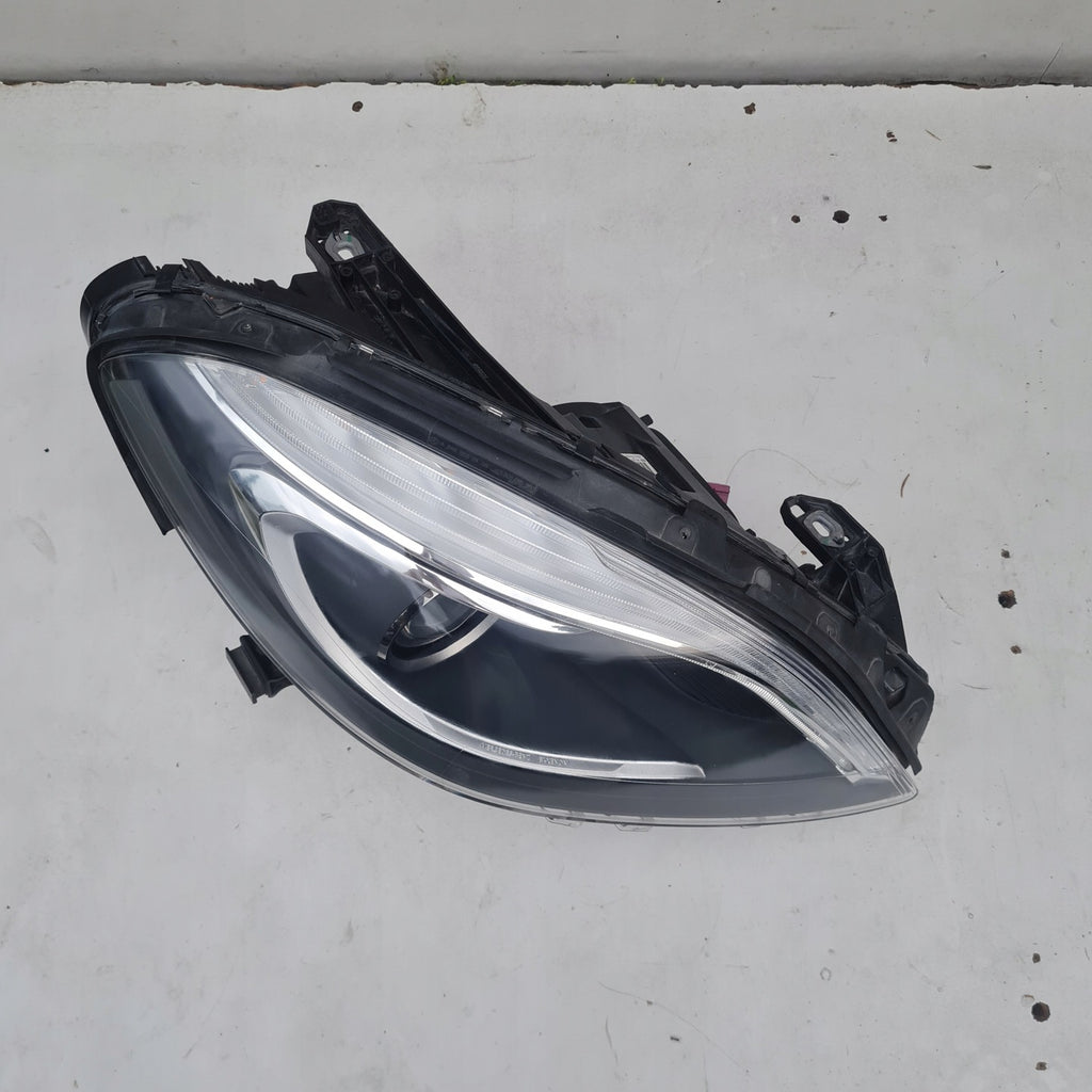 Frontscheinwerfer Mercedes-Benz W246 A2468207261 Xenon Rechts Headlight