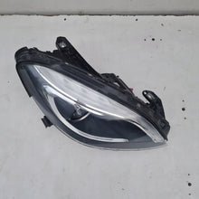 Laden Sie das Bild in den Galerie-Viewer, Frontscheinwerfer Mercedes-Benz W246 A2468207261 Xenon Rechts Headlight