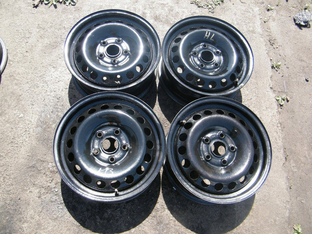 4x Alufelge 15 Zoll 6.0" 5x112 47ET Silber VW Caddy V Golf III Jetta VI Touran FEL9228495667dy