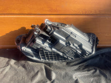 Laden Sie das Bild in den Galerie-Viewer, Frontscheinwerfer Mercedes-Benz W177 A1779062505 Links Scheinwerfer Headlight SCH9388613009wo