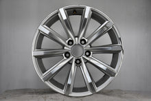 Load image into Gallery viewer, 1x Alufelge 17 Zoll 7.0&quot; 5x112 40ET Glanz Silber 3G0601025D Vw Rim Wheel