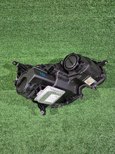 Load image into Gallery viewer, Frontscheinwerfer Mercedes-Benz W211 A2118204761 Xenon FALSE Headlight SCH3179103266px