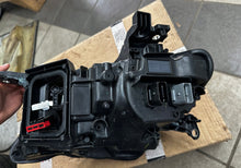 Laden Sie das Bild in den Galerie-Viewer, Frontscheinwerfer Peugeot 308 III 98516735 LED Rechts Scheinwerfer Headlight SCH9863858381pv