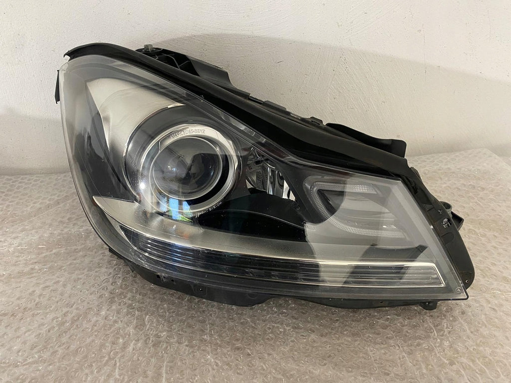 Frontscheinwerfer Mercedes-Benz W204 A2048204439 Xenon Rechts Headlight