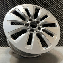 Load image into Gallery viewer, 1x Alufelge 17 Zoll 6.5" 5x112 34,5ET Glanz Silber A2064010100 Mercedes-Benz FEL3097775368um