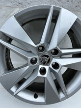 Laden Sie das Bild in den Galerie-Viewer, 1x Alufelge 17 Zoll 6.5" 5x112 41ET Glanz 3V0601025BH Skoda Superb Iii Rim Wheel FEL2552036467en