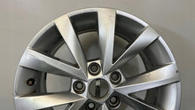 Laden Sie das Bild in den Galerie-Viewer, 1x Alufelge 16 Zoll 6.5" 5x112 46ET Silber 5E0601025BJ- Skoda Rim Wheel FEL2993524208ah