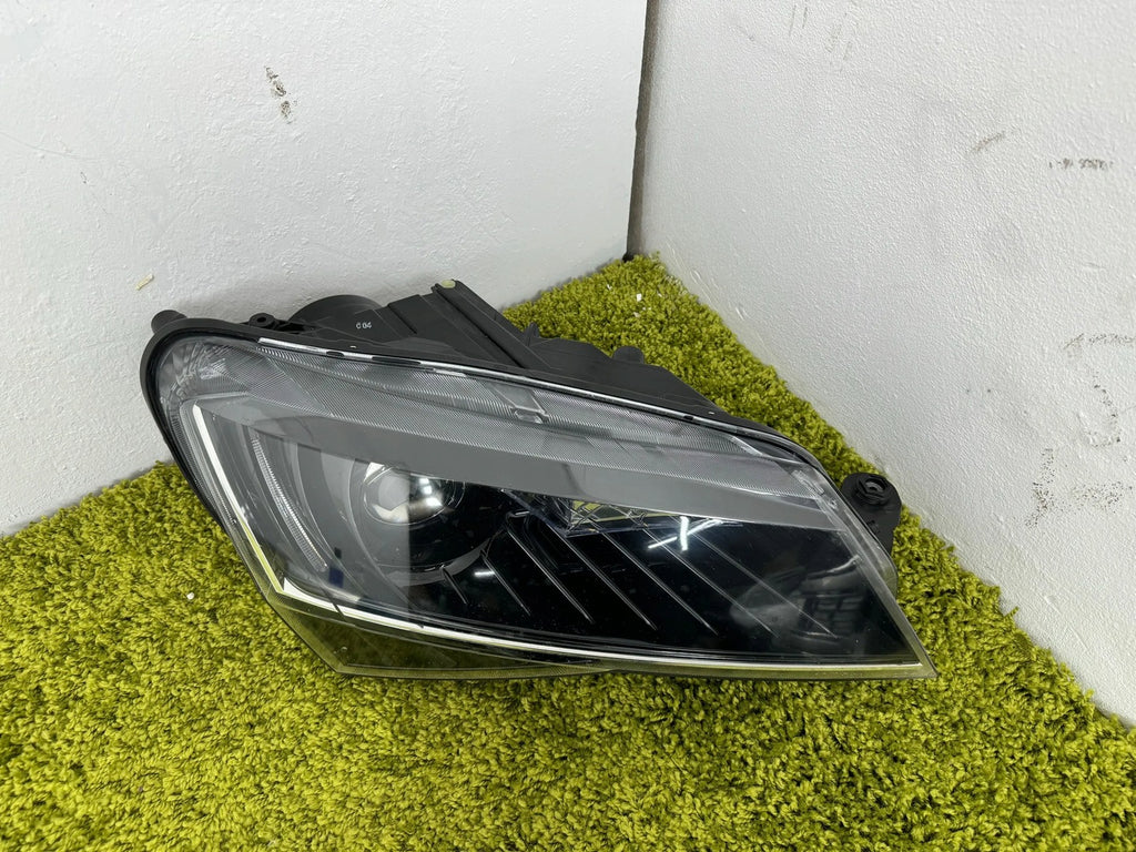 Frontscheinwerfer Skoda Superb III LED Rechts Scheinwerfer Headlight