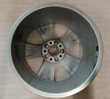 Laden Sie das Bild in den Galerie-Viewer, 1x Alufelge 17 Zoll 7.5" 5x112 51ET Silber BV0601025BK Audi Rim Wheel FEL1103394889od