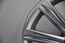 Load image into Gallery viewer, 1x Alufelge 17 Zoll 6.5" 5x112 52ET Glanz Silber 5TA601025 VW Rim Wheel FEL7184295328ho